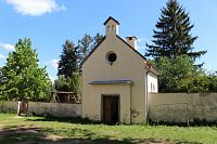 Márnice v areálu kostela