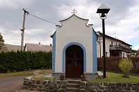 Kaple sv. Marty a zvonička v Nemilkově.
