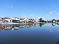 Pohled z mostu na řeku