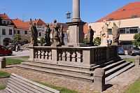 Balustráda se světci