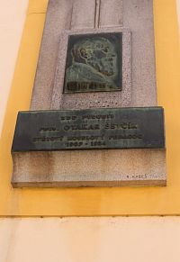 Pamětní deska na domě č. 15
