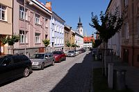 Pohled na věž z ulice Otakara Ševčíka