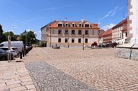 Prostranství před kostelem