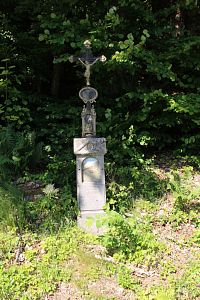 Křížek u silnice na Kollerův dvůr