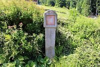 Sloupek na cestě Panny Marie