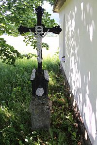 Křížek u kaple