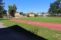 Celkový pohled od školy