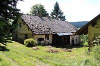 Stavení při cestě do Svinné