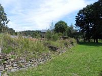 Jižní strana pece, pohled z louky