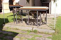 Oltář před kaplí