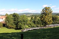 Pohled z cesty ke kapli k severu