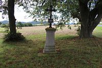 Křížek pod lípami