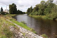 Pohled na řeku z pravého břehu