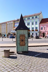 Stará pumpa na náměstí