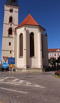 Presbytář kostela