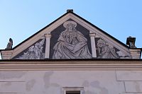 Štít s Pannou Marií