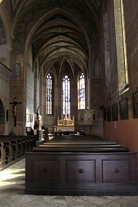 Hlavní loď kostela