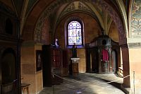 Prostor při vstupu do kostela