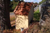 Boční a zadní strana kaple