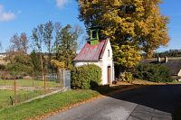 Víska Mladice, kaple a památná lípa.