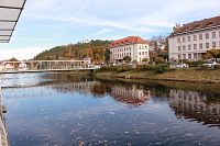 Pohled na pravý břeh řeky