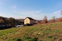 Bytový dům na východní straně obce