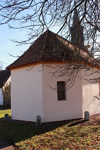 Trojboký závěr kaple