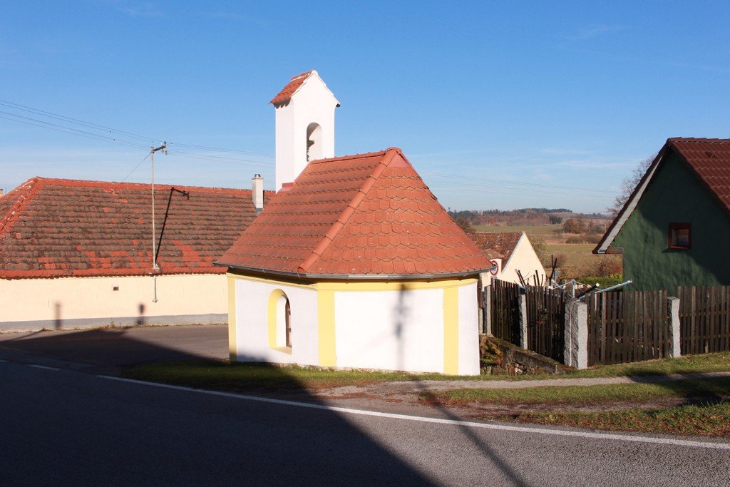 Kaple sv. Jana z Nepomuku v Čekanicích.