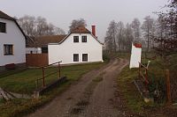 Benešův mlýn a kaplička u Čimic.