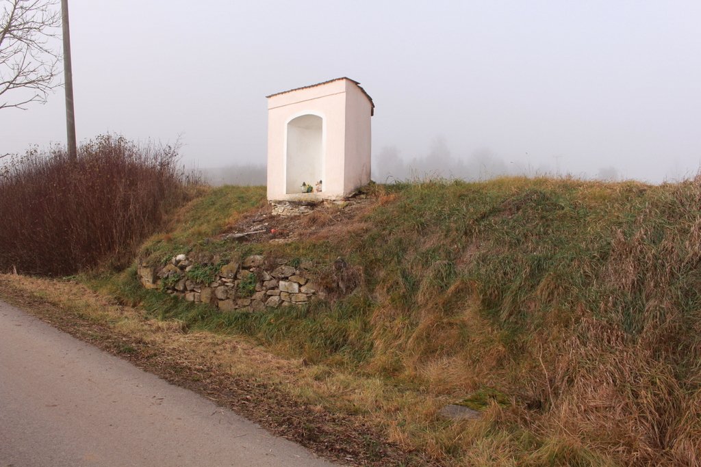 Výklenková kaple u Čimic.