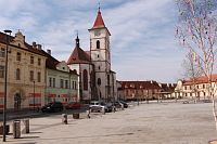 Mírové náměstí, kostel sv. Petra a Pavla