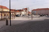 Severní a východní část náměstí