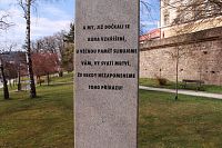 Nápis na další straně