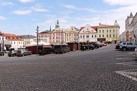 Pohled na náměstí od západu