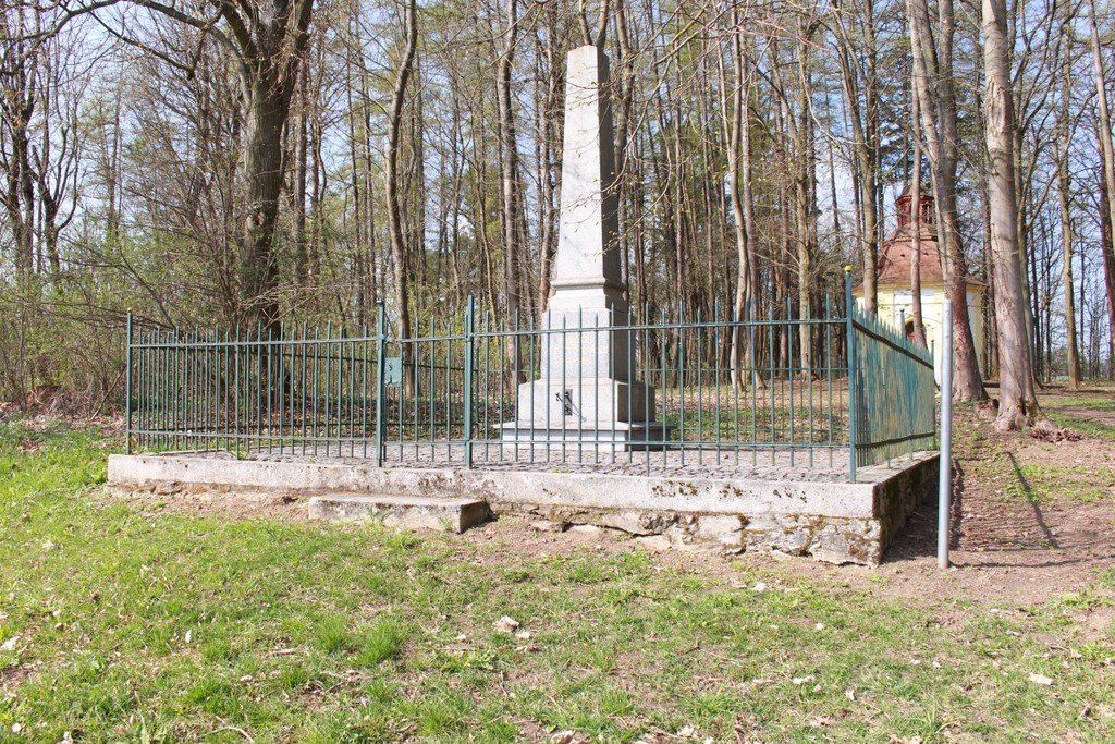 Plánice, pomník padlým ve světové válce.