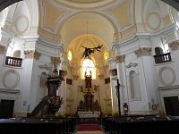Hlavní oltář kostela