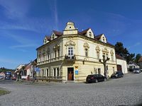 Dům pošty na náměstí