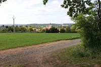 Pohled od hřbitova na město