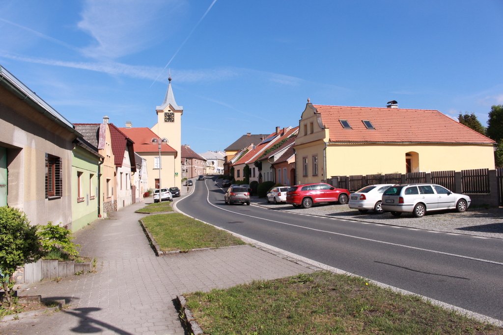Radnice v Kasejovicích a její okolí.