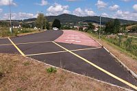 Parkoviště nad parkem