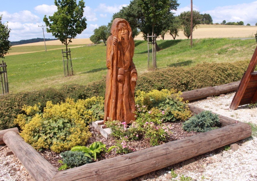 Budětická nádrž a studánka sv. Vintíře.