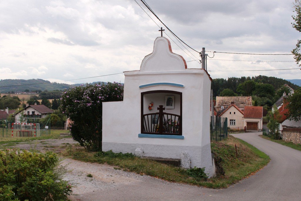 Výklenková kaple v Čimicích.