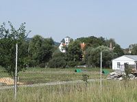 Pohled z cesty na zámek