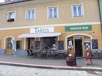 Kavárna na náměstí