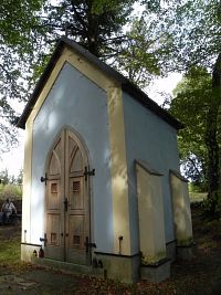 Průčelí kaple