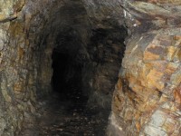 Borek, důlní chodba