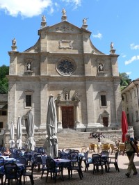 Bellinzona, průčelí kostela Pietro e Stefano