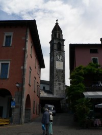 Ascona, věž kostela Petra a Pavla