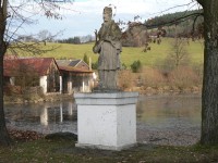 Dlouhá Ves, socha sv. J. Nepomuckého