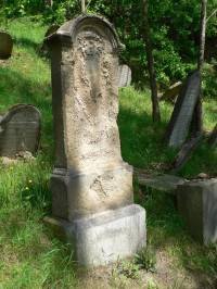 Kolinec, žid. hřbitov jeden z nejstarších náhrobků